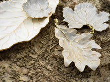Load image into Gallery viewer, Michael Aram Winter Leaves Geranium Dish
