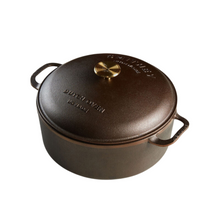 Load image into Gallery viewer, Smithey Ironware Dutch Oven 7.5QTS lidded
