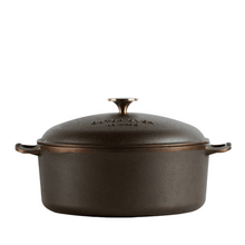 Load image into Gallery viewer, Smithey Ironware Dutch Oven 7.5QTS
