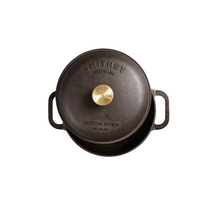 Load image into Gallery viewer, Smithey Dutch Oven 5.5QTS
