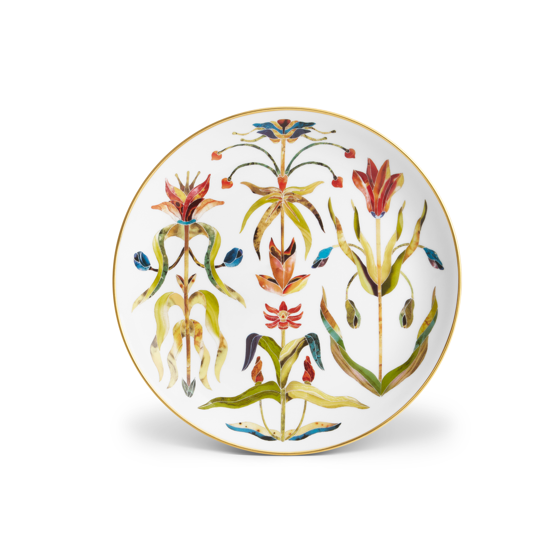 Decorative plate with floral design 