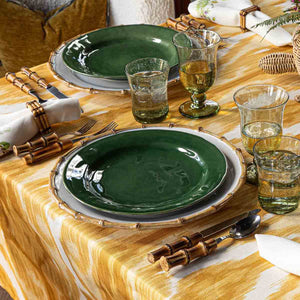 juliska puro basil place setting with classic bamboo flatware and classic bamboo round charger