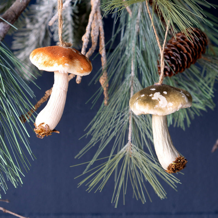 Wild Foam Mushroom Cluster Ornament, Small