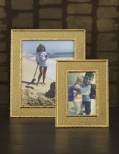 Load image into Gallery viewer, Michael Aram Hammertone Gold Frame 4x6
