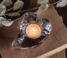 Load image into Gallery viewer, Simon Pearce Twist Heart Tealight in Gift Box
