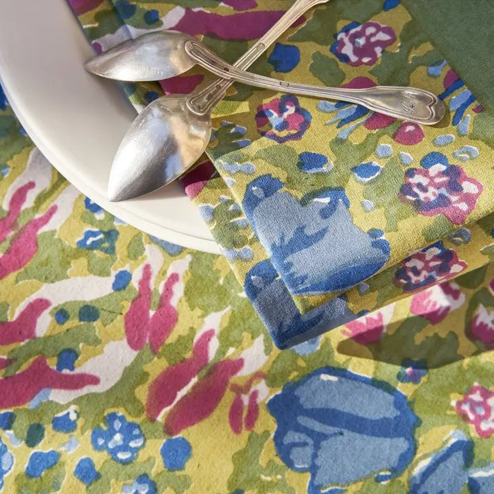 couleur nature jardin red and green napkins and tablecloth 