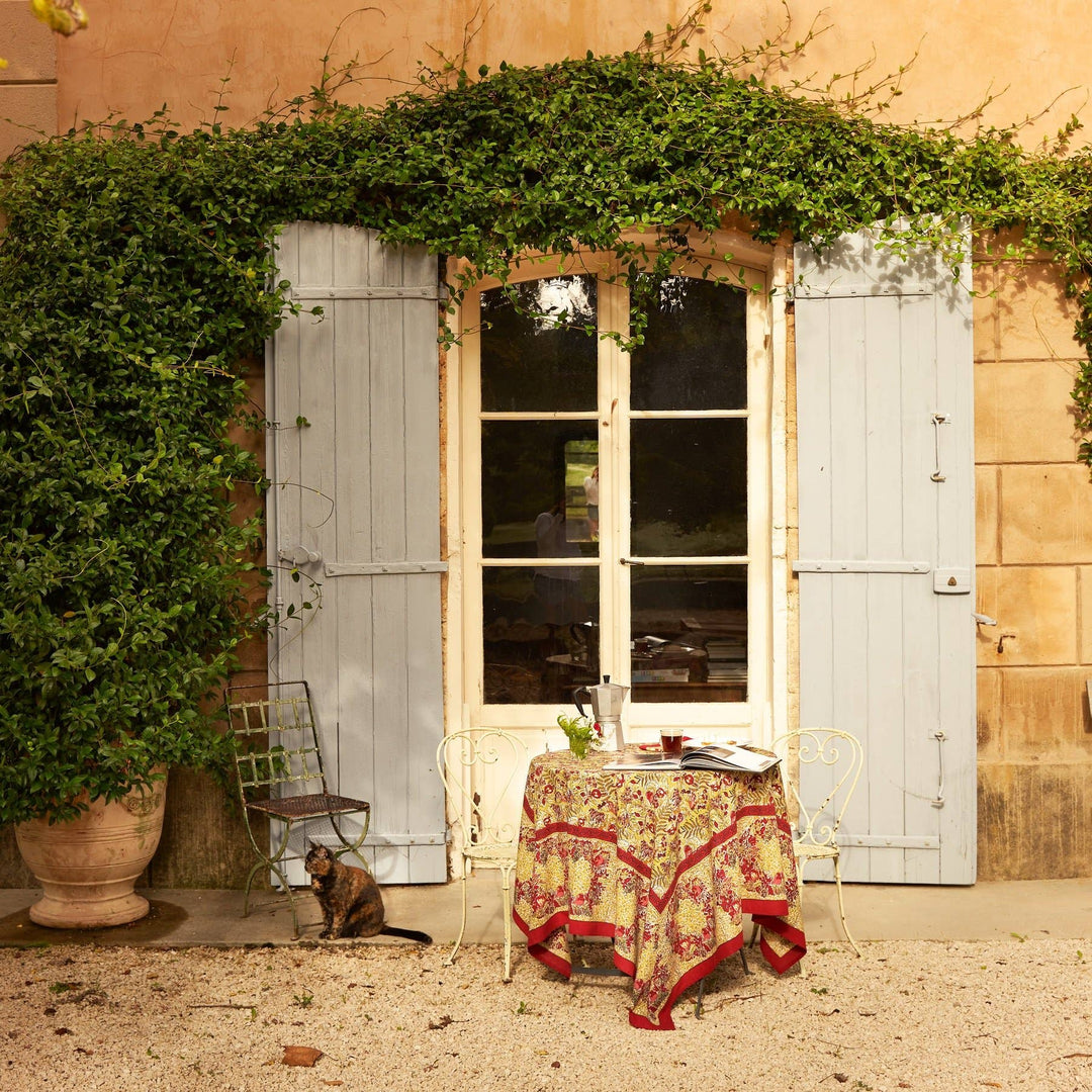 Winter Garden Red & Green Tablecloth