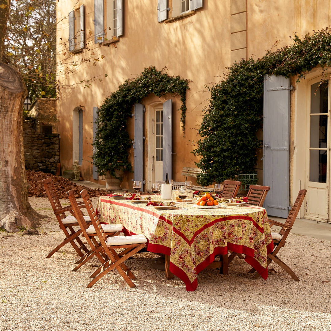 Winter Garden Red & Green Tablecloth