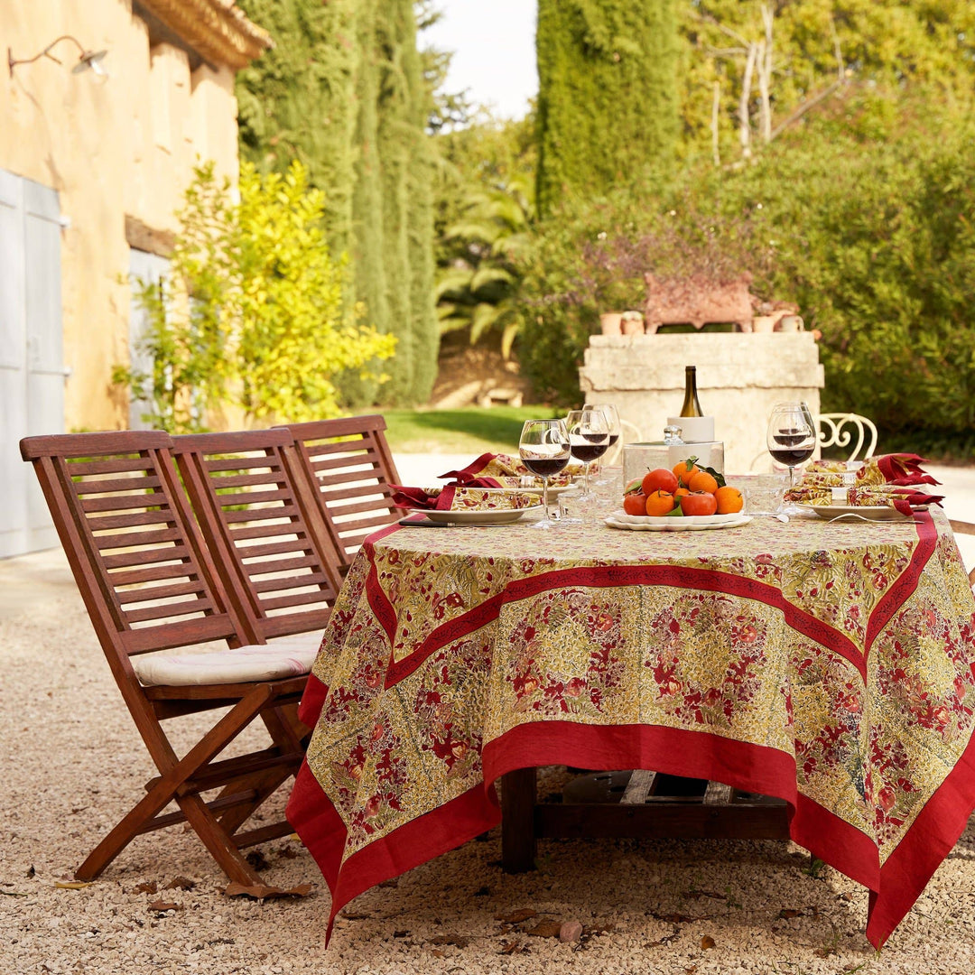 Winter Garden Red & Green Tablecloth