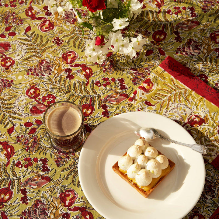 Winter Garden Red & Green Tablecloth